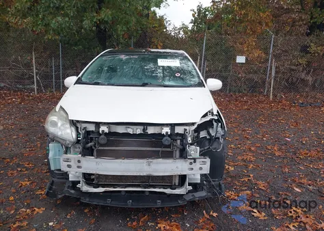 2011 Toyota Prius Three z USA, uszkodzony, nr VIN JTDKN3DU3B0281514